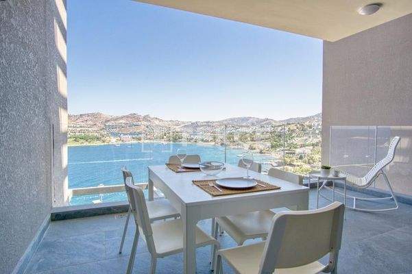 Apartments in a Complex with Private Pier in Bodrum Yalıkavak