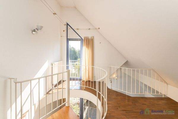 offenes Schlafzimmer + franz. Balkon