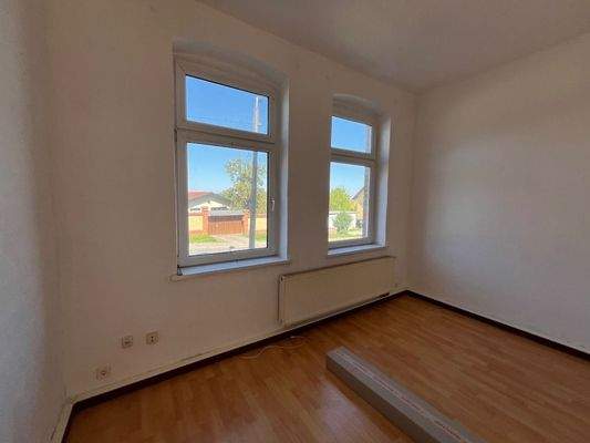 004020156800_302_355_28082025225119647