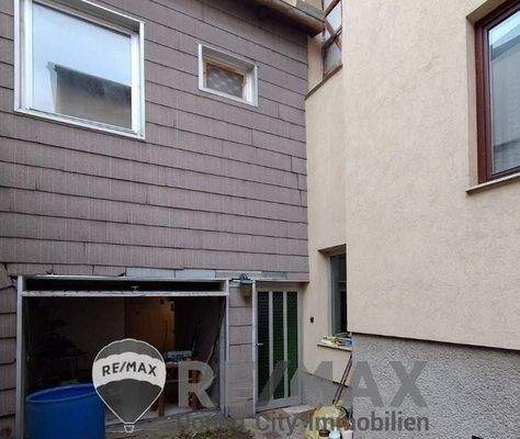 27 Hauseingang 2 Innenhof Moosbrunn