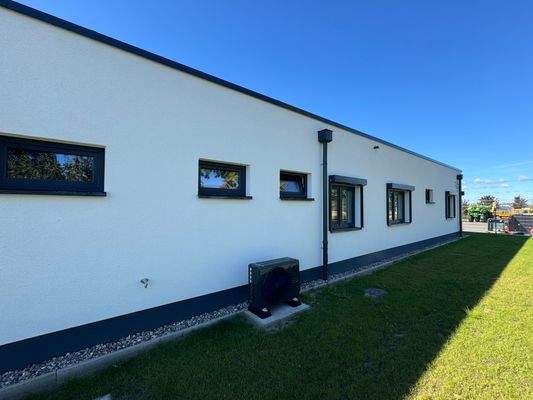 Außenansicht Bürotrakt (6).JPG