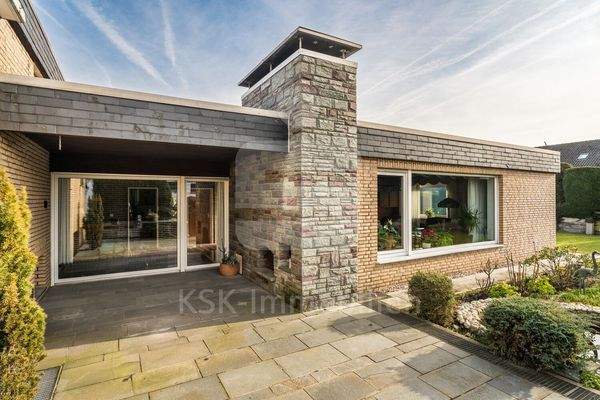 Terrasse und Aussenkamin