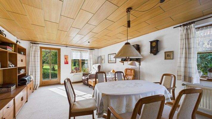 Großes Wohn- und Esszimmer