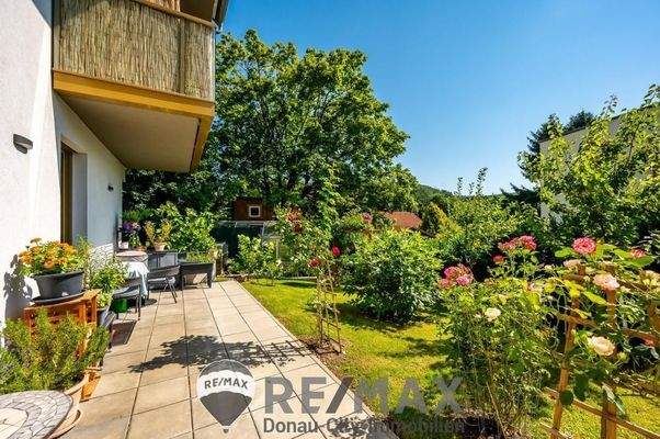 5 Terrasse mit Rosengarten ETW 3004