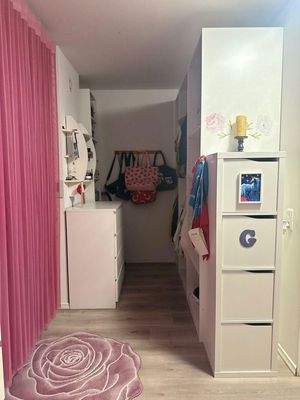 Umkleide im Schlafzimmer