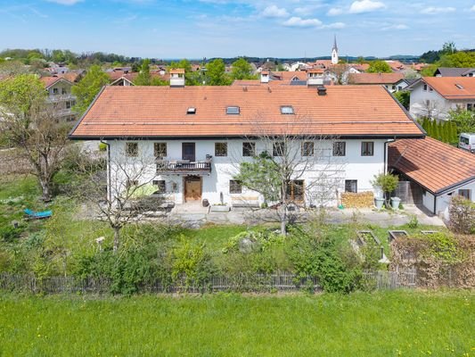 Mehrparteienhaus im Gutshofstil