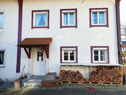 Ansicht - Südost - Haustüre zur Wohnung