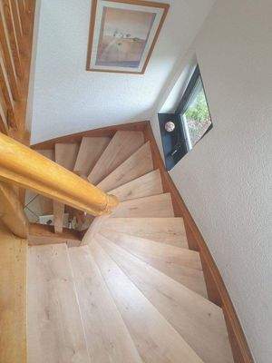 Teppe zum Dachgeschoss