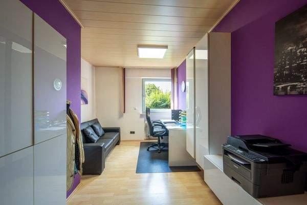 Kinder-/Büro-/Gästezimmer 1 EG