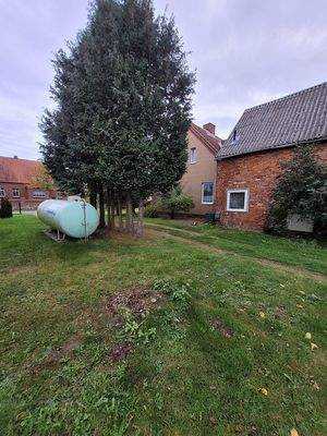 Grundstück von der Seite