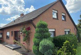 Großes Einfamilien- bis Zweifamilienhaus