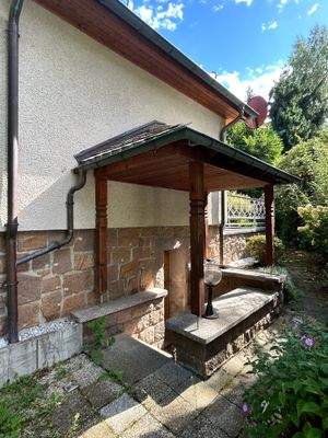 Seiteneingang zum Keller