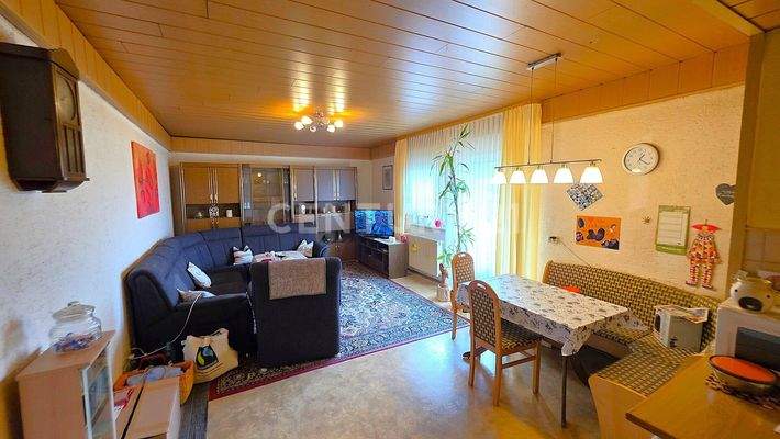 Grpßes Wohn- Esszimmer im Obergeschoss