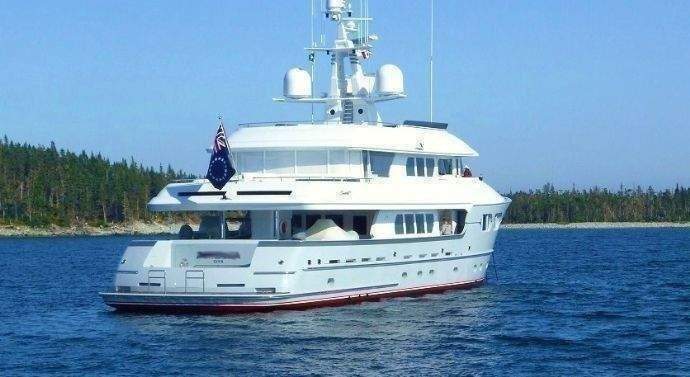 Besucher aus aller Welt in der Bucht