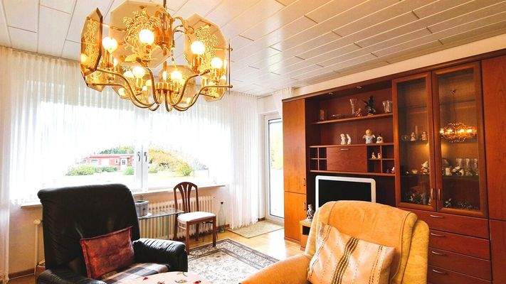 Wohnzimmer- und Esszimmer 3