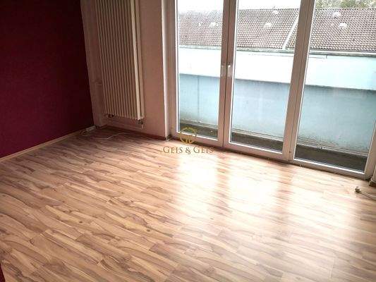 DG, Schlafzimmer I Zugang zum Balkon