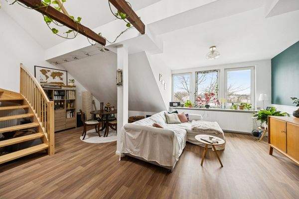 Wohnzimmer möbliert