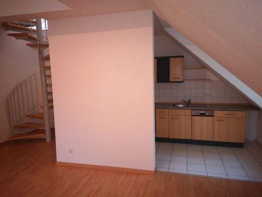 Unterer Wohnbereich mit Küche, EBK nicht enthalten.jpg