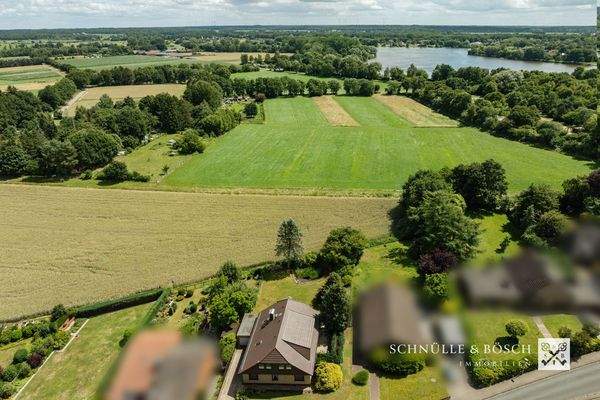 Das Haus liegt in direkter Nachbarschaft zum Vörder See