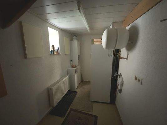 Heizraum mit Zugang zum Hof