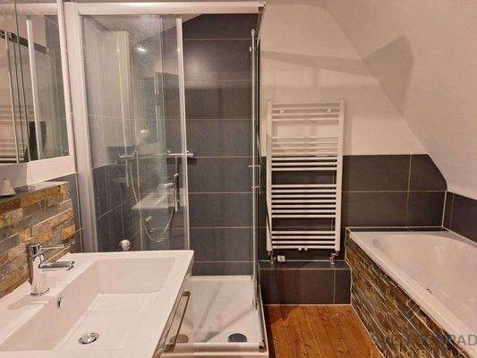 Haus 1 - Badezimmer #02