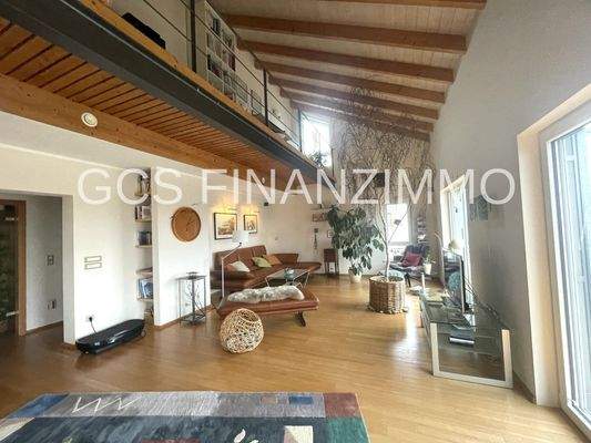 Wohnzimmer mit Galerie