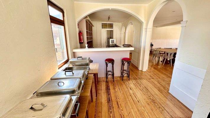 Bereich neben der Bar