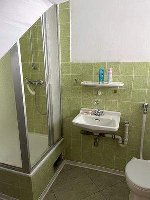 Bad im kleinen Apartment (ca. 4 qm) 