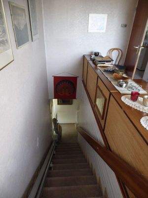 Treppe zu den Schlafräumen....JPG