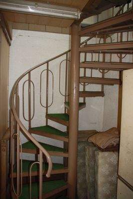 Treppe zum Keller Glashaus