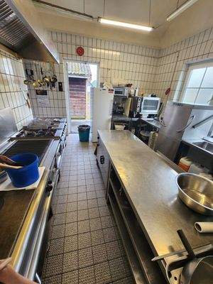 Voll Ausgestattete Küche