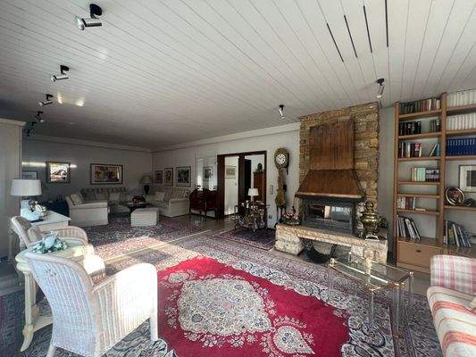 großes Wohnzimmer.jpg