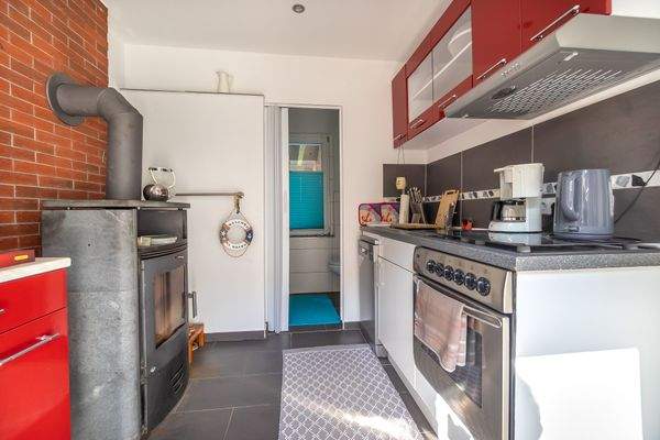 NG Küche mit Kaminofen