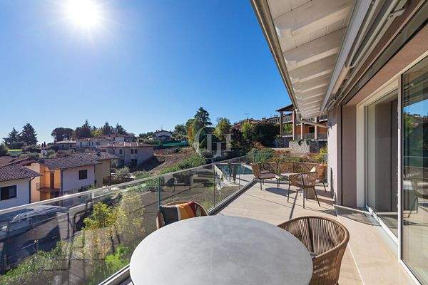 Terrasse mit Seeblick