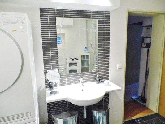 Weißes Bad im Hangbereich 1.JPG