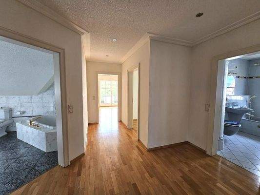 DG Blick in zwei Bäder