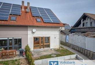 Außenansicht mit Terrasse  Süd