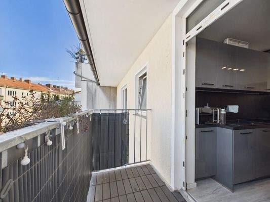 Balkon mit Blick zur Küche