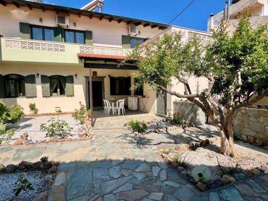 Kreta, Neapoli: Stadthaus mit Garten und Terrasse zu verkaufen