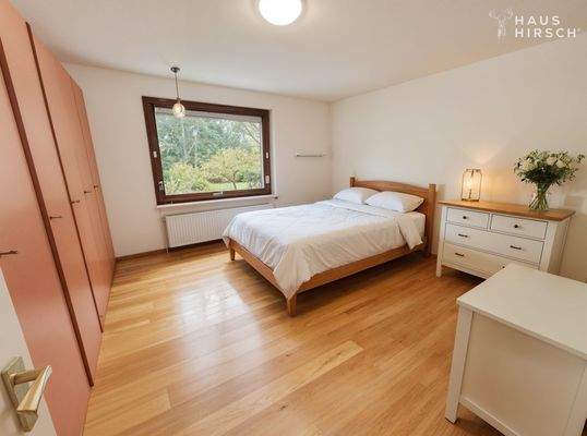 Zimmer EG - Schlafzimmer, Landhaus - (KI generiert)