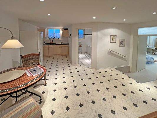 Hobbyraum 1 - Essbereich mit Küche