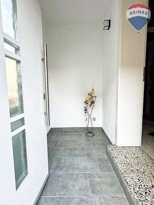 12 #24 Eingangsbereich