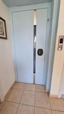 Kreta, Chersonisou: Gebäude mit Wohnung und Praxis zu verkaufen