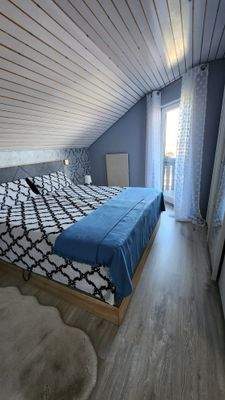 Schlafzimmer großzügig