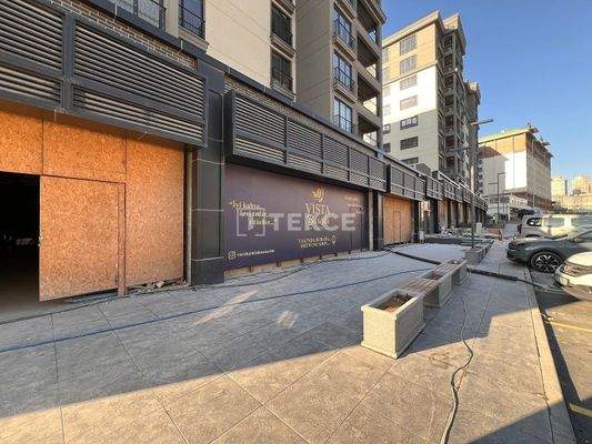 Shops Close to the Metro in İstanbul Başakşehir