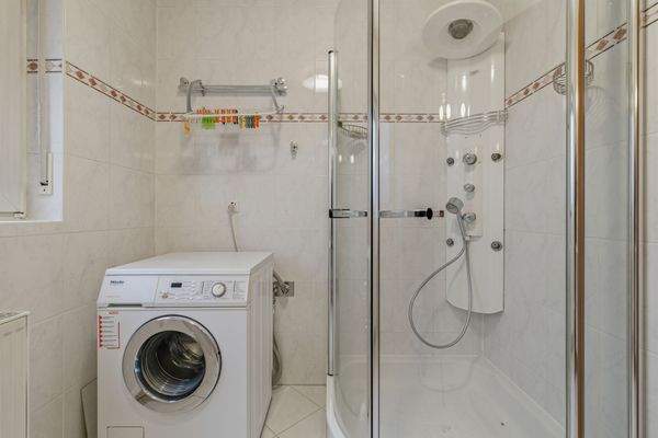 Badezimmer weitere Ansicht