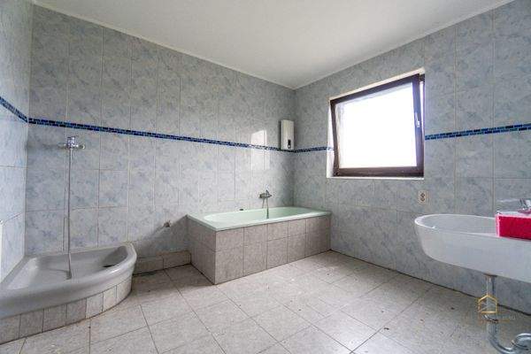 Wohnung OG - Badezimmer 