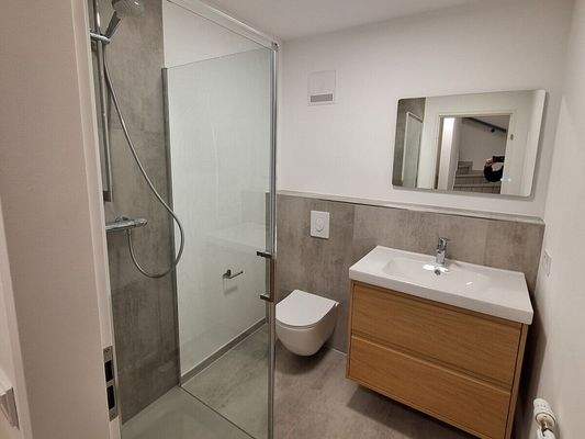 Frisch renoviertes Bad