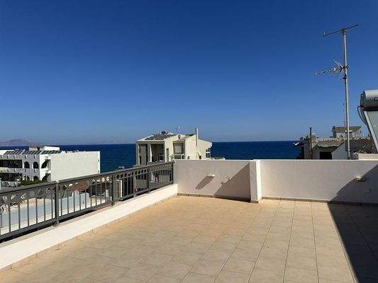 Kreta, Rethymno: 4-Zimmer-Apartment mit Meerblick und Dachterrasse zu verkaufen