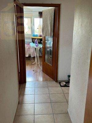 4 Zimmer Wohnung Flur